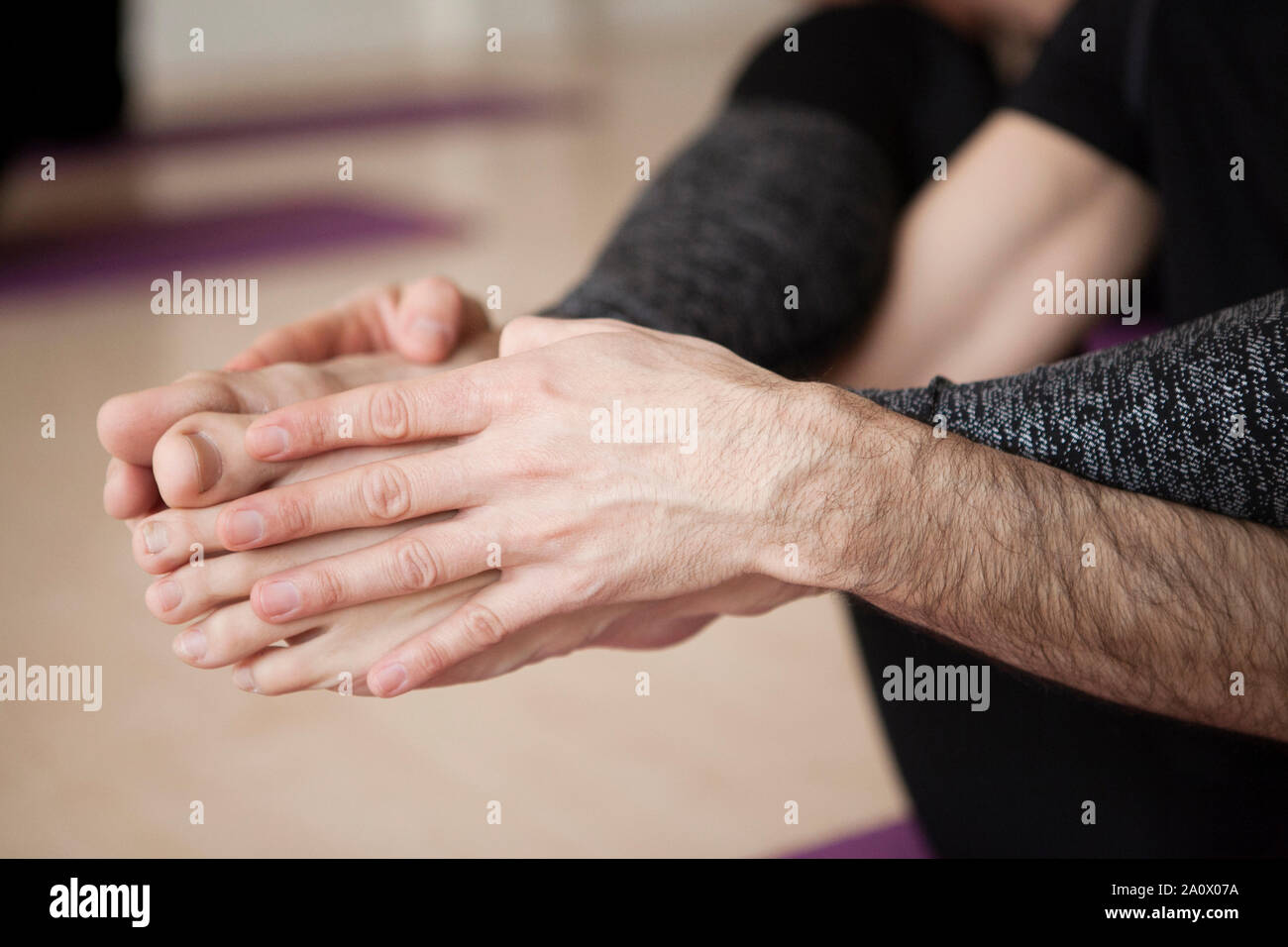 Position de Yoga, Close up des jambes et des mains Banque D'Images