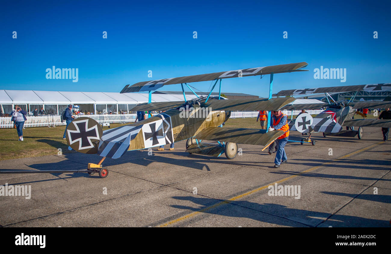 WW1 Fokker DR1 triplan de mis sur le volant pour l'affichage à l'IWM Duxford 2019 Spectacle aérien de la bataille d'Angleterre, Cambridgeshire, Angleterre, RU Banque D'Images