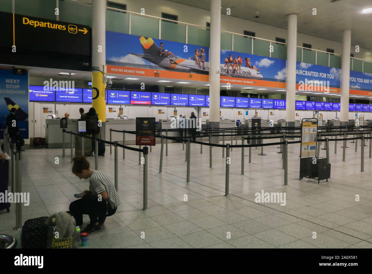 Londres, Royaume-Uni - 22 septembre 2019 . *Permission accordée*. Vérifier au comptoir de Thomas Cook Airlines à l'aéroport de Gatwick, le tour-opérateur fait face à des difficultés financières avec 150 000 passagers et vacanciers sont en détresse à l'étranger. Thomas Cook a besoin de soulever un autre £200millions de dollars pour éviter d'aller dans administration Crédit : amer ghazzal/Alamy Live News Banque D'Images