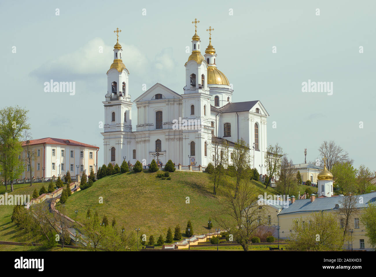 Vue de la cathédrale de l'Assomption Sainte en mai après-midi. Minsk, Bélarus Banque D'Images