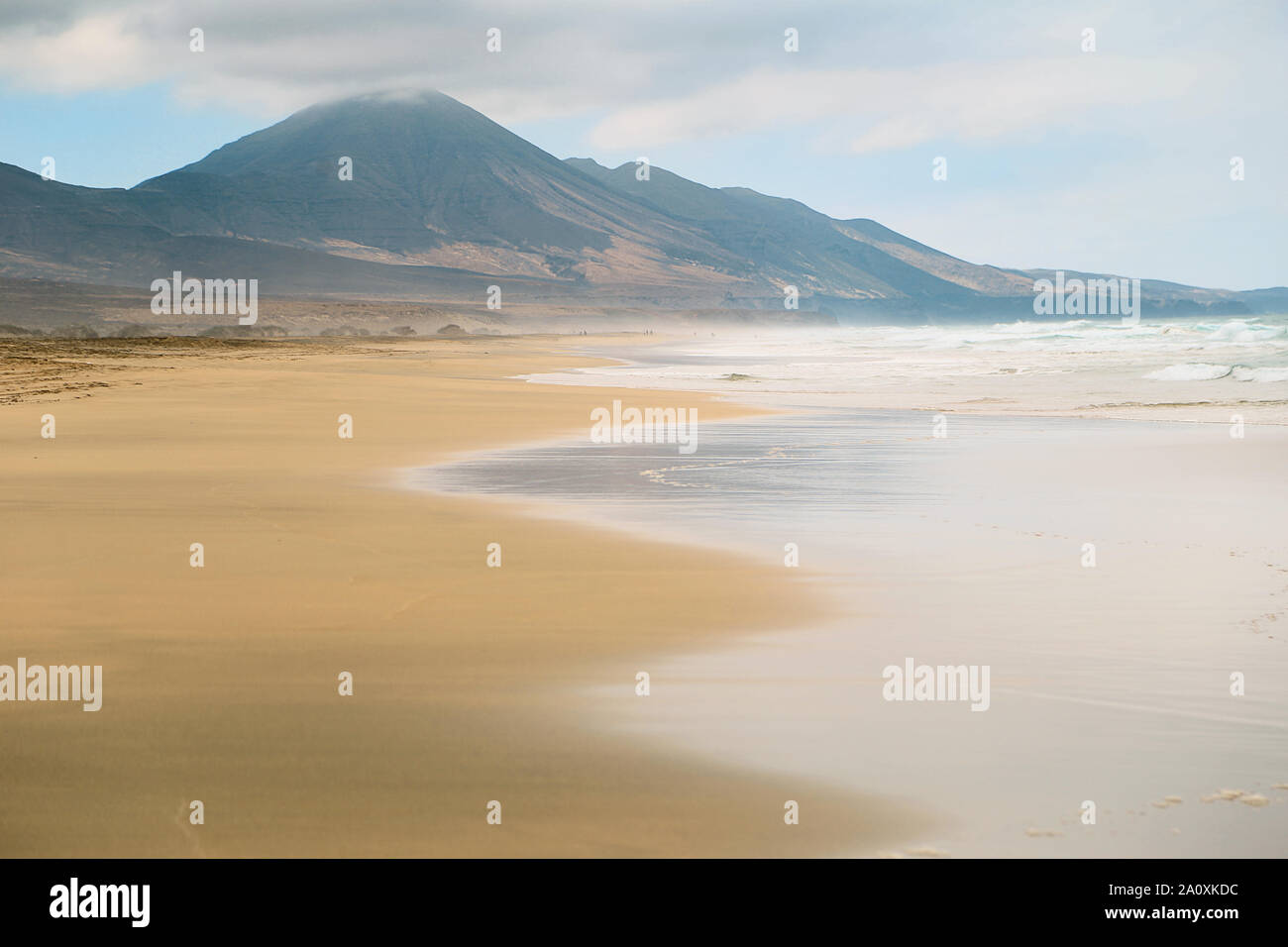 Belle plage tropicale sur Paradise Island. Île des Canaries Fuerteventura Espagne. Océan Atlantique Banque D'Images