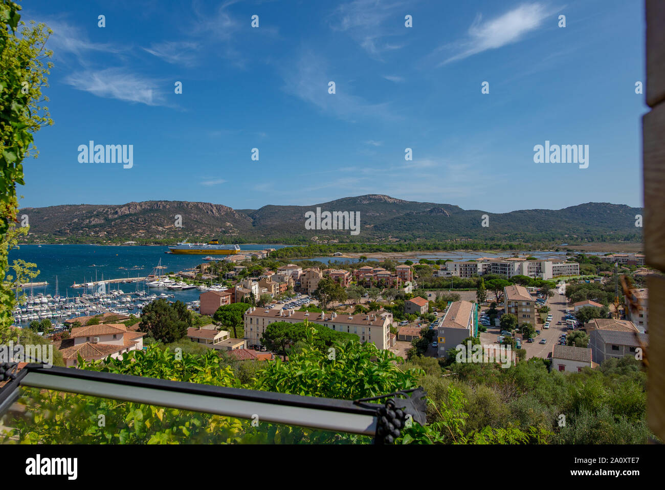 Porto-Vecchio, Corse, France - Sep 20, 2019 : une vue sur le port de la vieille ville de Porto-Vecchio. Prise lors d'un après-midi d'été. Banque D'Images