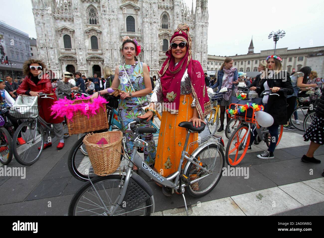 MILAN FANTAISIE FEMME VÉLO LOCATION EXPOSITION FAITE PAR DES FEMMES POUR DES FEMMES POUR CÉLÉBRER SON DROIT D'UTILISER LES RUES DE LA LIBERTÉ ET DE L'INDÉPENDANCE DE L'APRÈS-MIDI CORRESPOND À 1630 DE LA PIAZZA DUOMO (SALMOIRAGO FOTOGRAMMA/Fotogramma, MILAN - 2019-09-22) p.s. la foto e' utilizzabile nel rispetto del contesto dans cui e' stata scattata, e senza intento del diffamatorio decoro delle persone rappresentate Banque D'Images