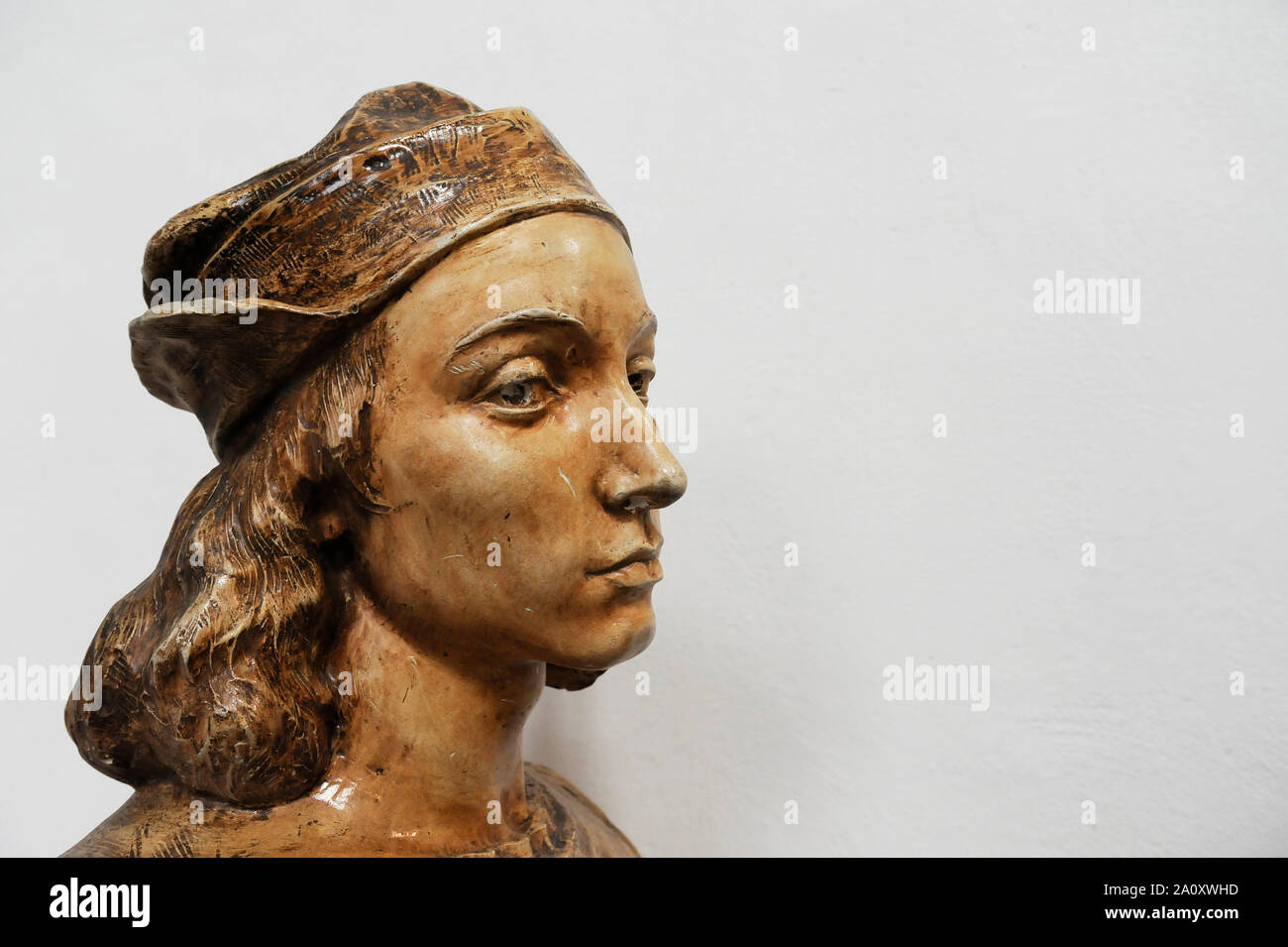 Buste de Raffaello Sanzio, connu sous le nom de Raphaël. Copie de l'espace sur l'arrière-plan. Banque D'Images