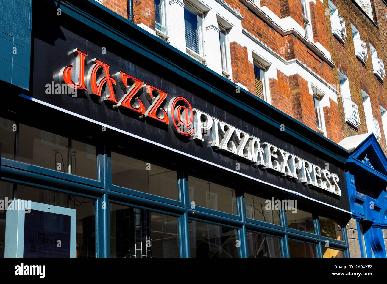 Pizza Express restaurant avec des concerts de jazz dans Dean Street, Soho, London, UK Banque D'Images