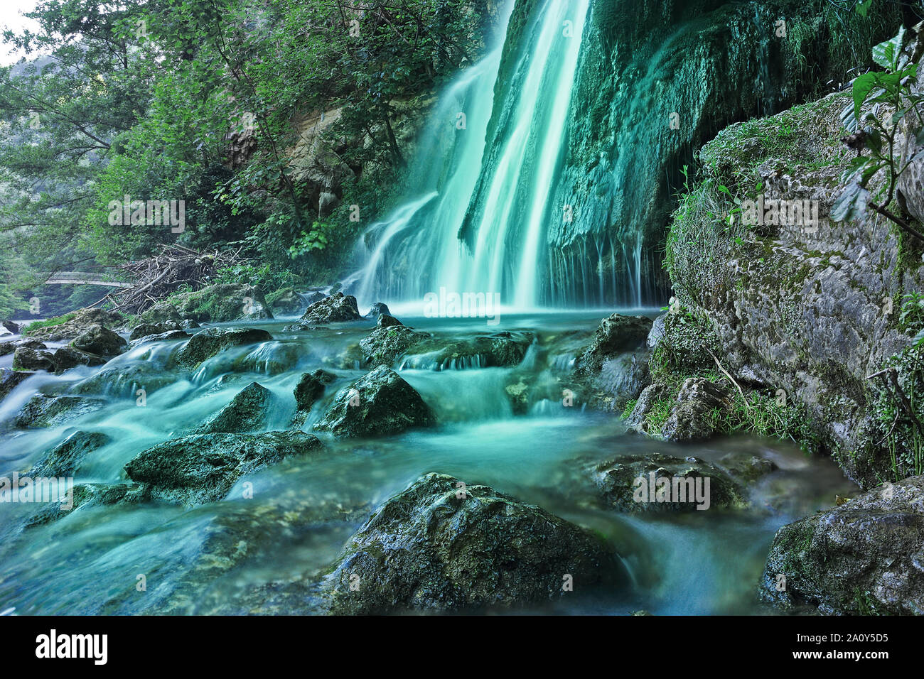 Avis de vadu crisului cascade de la Transylvanie, Roumanie Banque D'Images