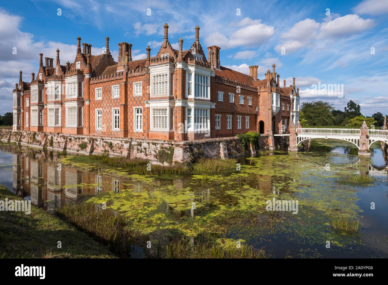 Helmingham Hall. Un manoir entouré de douves, dans le Suffolk, UK. Banque D'Images