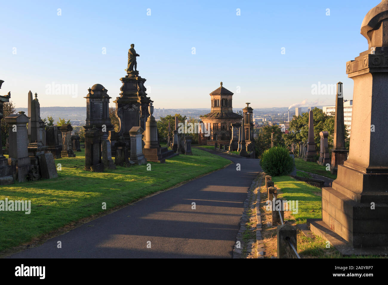 Les monuments à l'intérieur de la Nécropole de Glasgow situé à côté de la cathédrale de Glasgow. Banque D'Images