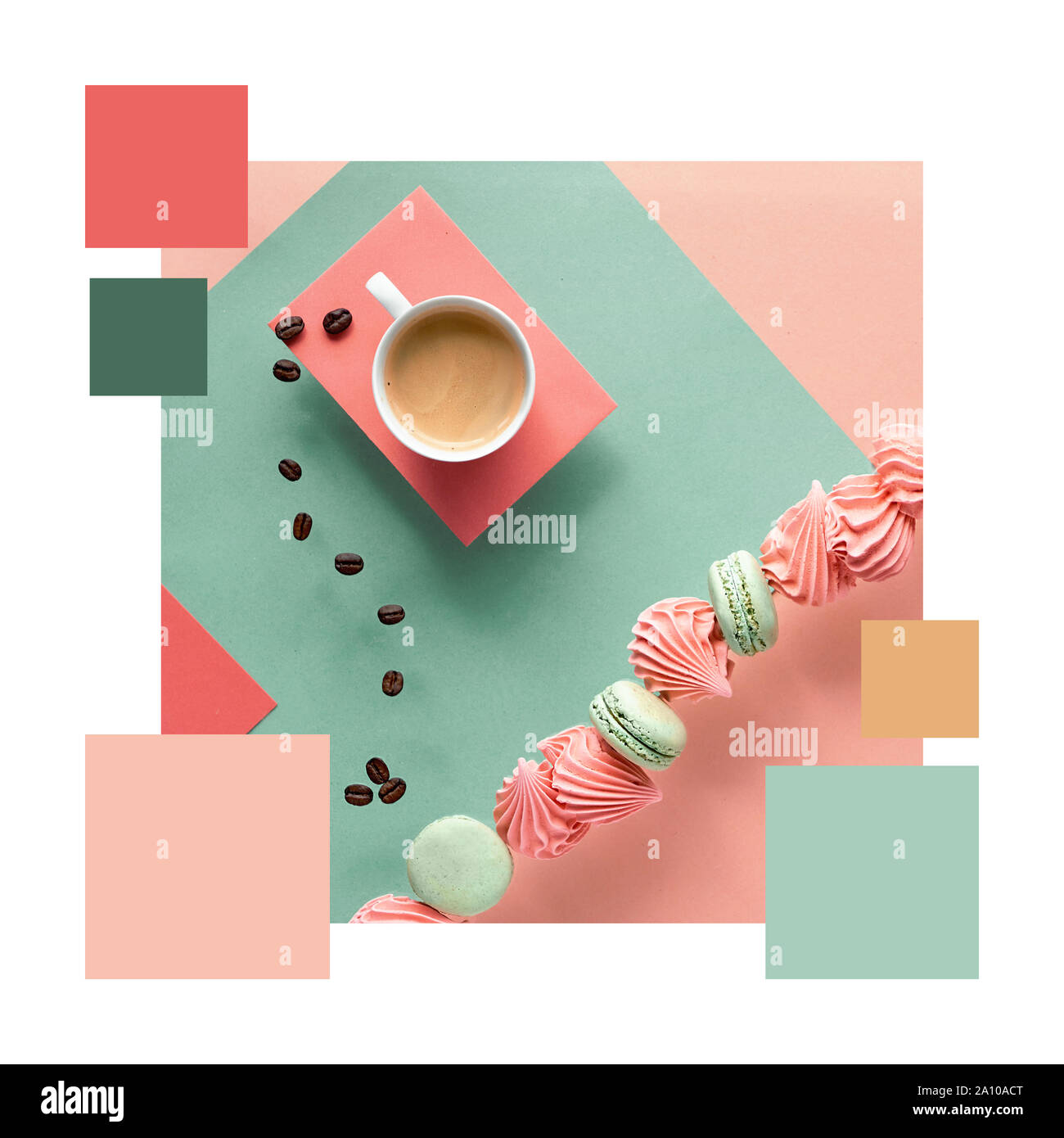 La palette des couleurs de l'image géométrique complémentaire avec le café, les guimauves et macarons sur fond de papier de menthe, pêche et les co Banque D'Images