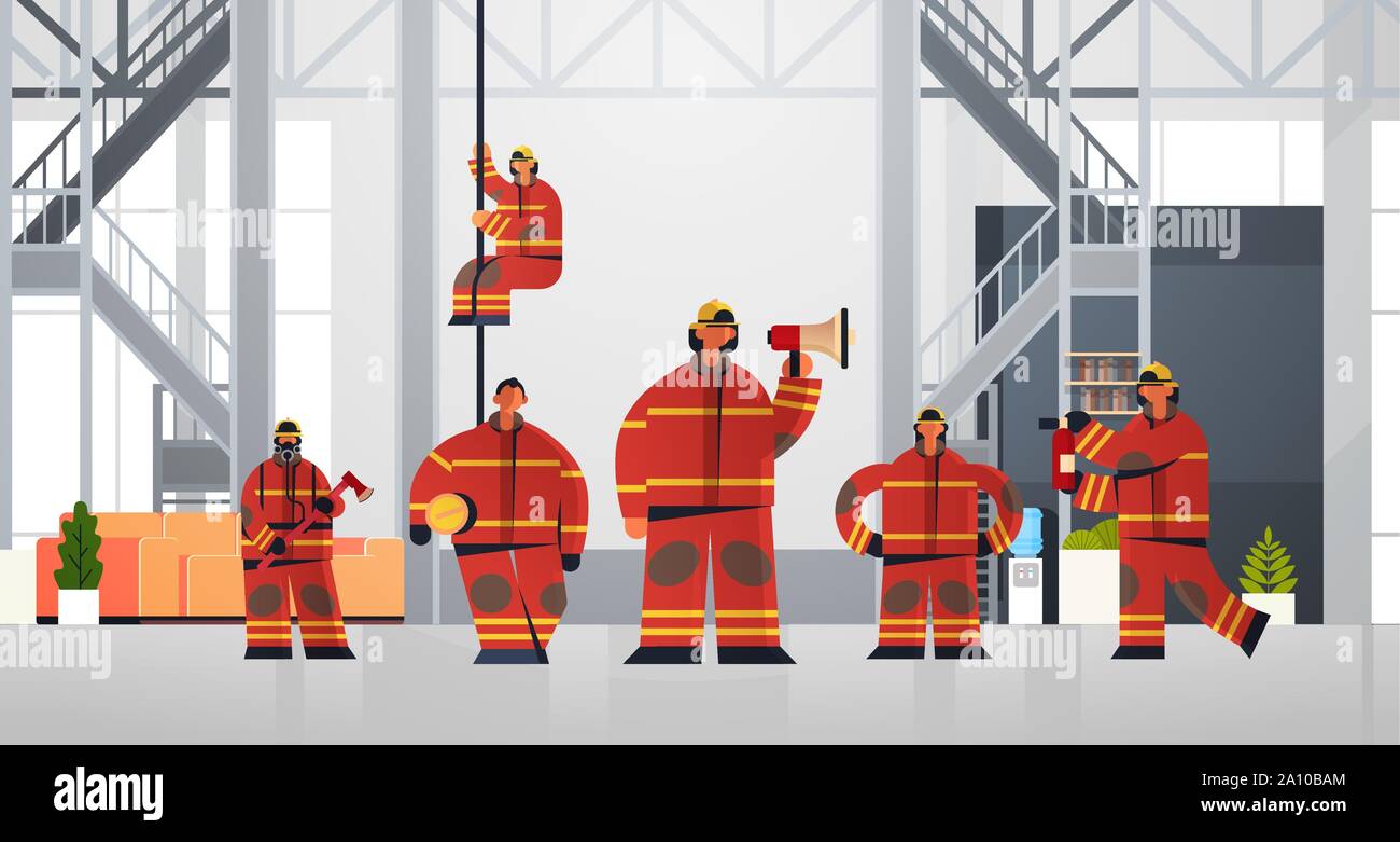 L'équipe de pompiers pompiers en uniforme se tenant ensemble casque et service d'urgence de lutte contre l'incendie moderne concept télévision intérieur Illustration de Vecteur
