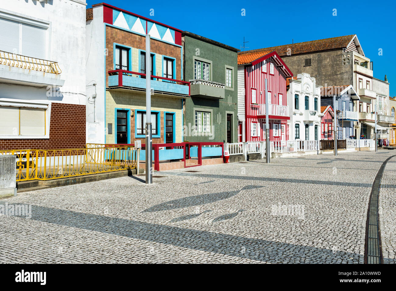 Palheiros maisons typiques, Costa Nova Beach, Aveiro, Venise du Portugal, Beira Litoral, Portugal Banque D'Images