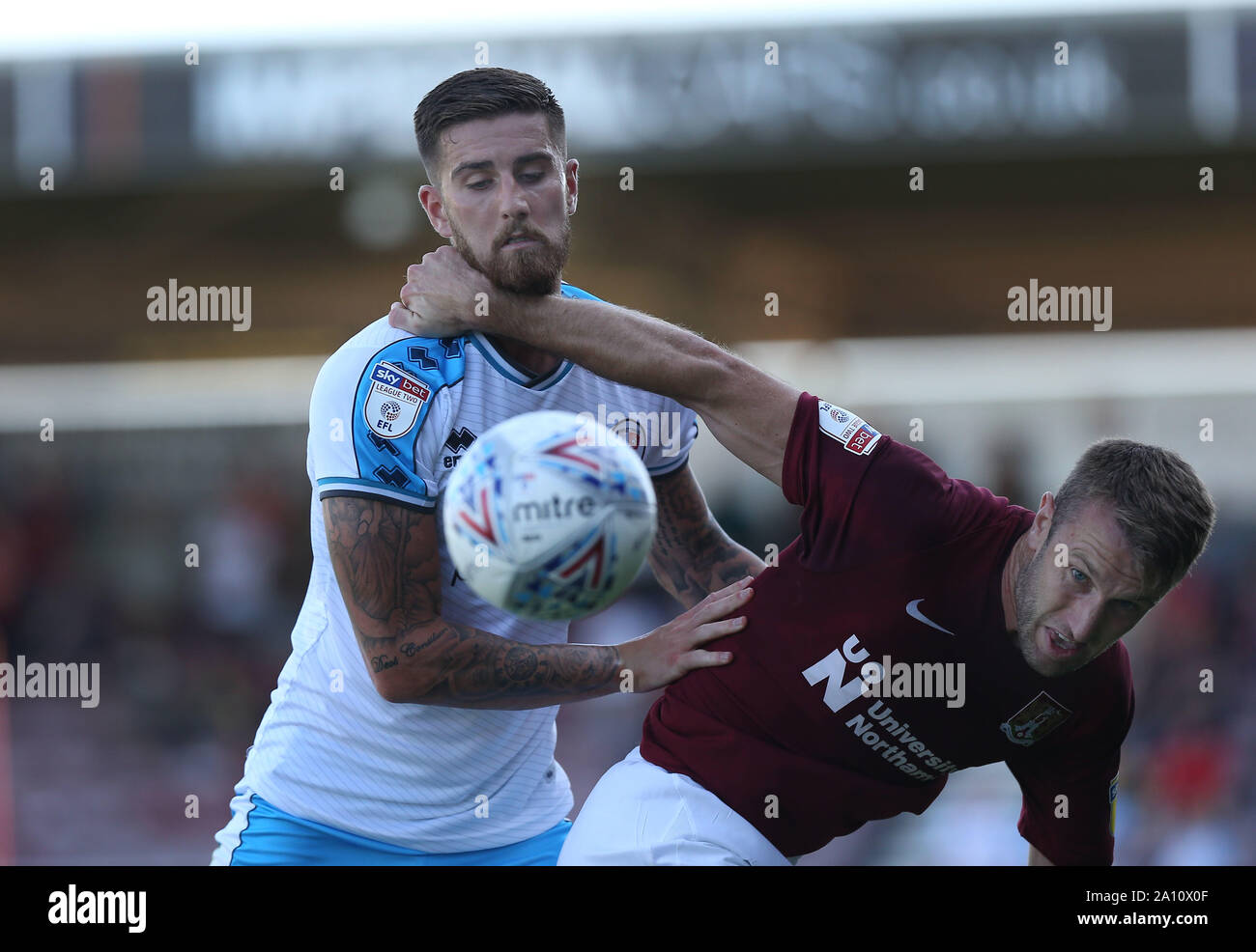 Northampton, Royaume-Uni. 21 septembre 2019 la ville de Crawley Tom Dallison en action au cours de la Sky Bet League un match entre la ville de Northampton et Crawley Town au PTS Academy Stadium à Northampton. Des photos au téléobjectif : Crédit / Alamy Live News Banque D'Images