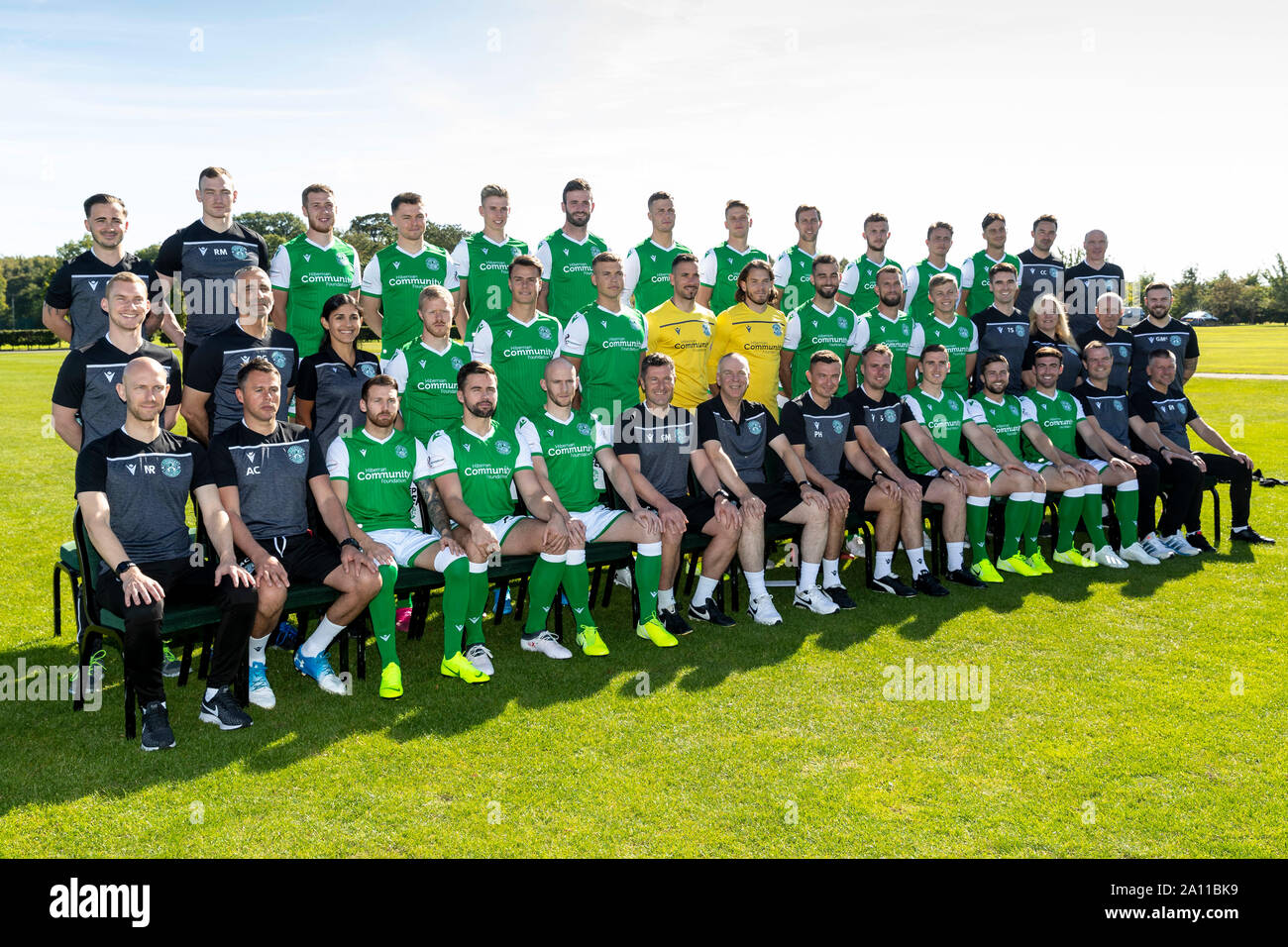 Groupe d'équipe, de gauche à droite, Top Tow: Calvin Charlton (responsable de l'analyse de performance), Rory Monks (thérapeute sportif principal), Josh Vela, Glenn Middleton, Oli Shaw, Jason Naismith,Florian Kamberi, Vychintas Slivka, Steven Whittaker, Tom James, Scott Allan,Joe Newell, Colin Clancy (scientifique en chef du football), Duncan Reid (docteur du club).Deuxième rangée - Finlay Stark (responsable de l'administration et des opérations de l'académie), Paul Green (entraîneur principal de la force et de la climatisation), Paola Rodriguez (nutritionniste de la performance), Daryl Horgan, Melker Hallberg, Ryan Porteous, Ofir Marciano,Chris Maxwell, Adam Jackson, CHRI Banque D'Images