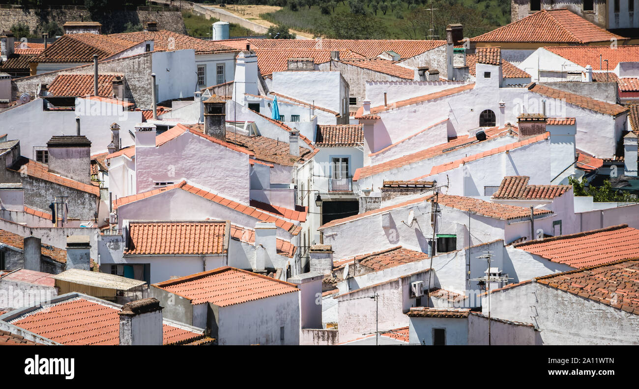 Evora, Portugal - 5 mai 2018 : Maison typique de l'architecture de détails centre ville historique un jour de printemps Banque D'Images