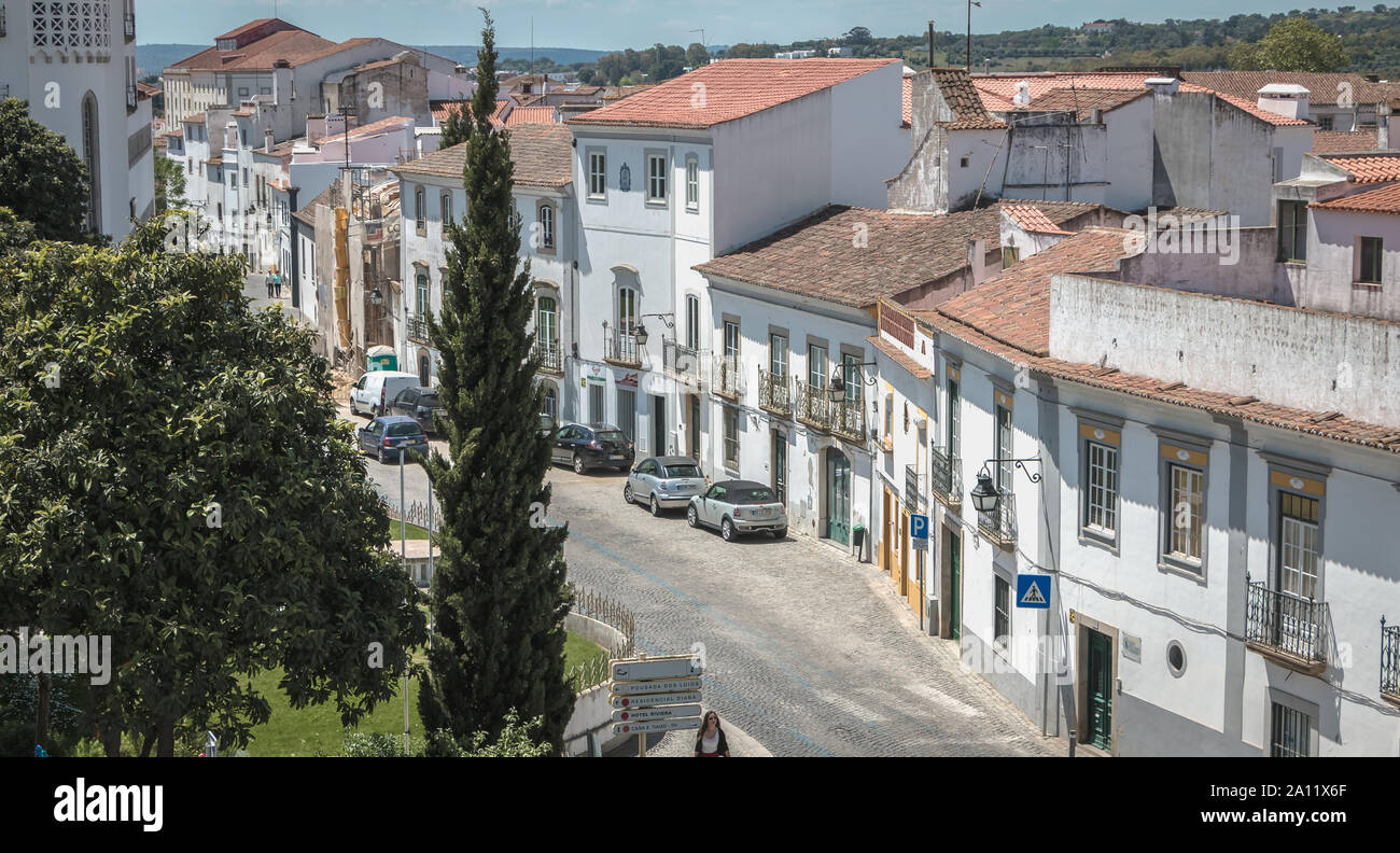 Evora, Portugal - 5 mai 2018 : Maison typique de l'architecture de détails centre ville historique un jour de printemps Banque D'Images