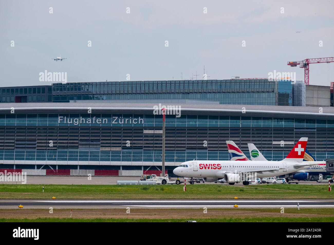 Zurich, Suisse - le 19 juillet 2018 : l'aéroport de Zurich paysage extérieur de bâtiment de jour Banque D'Images