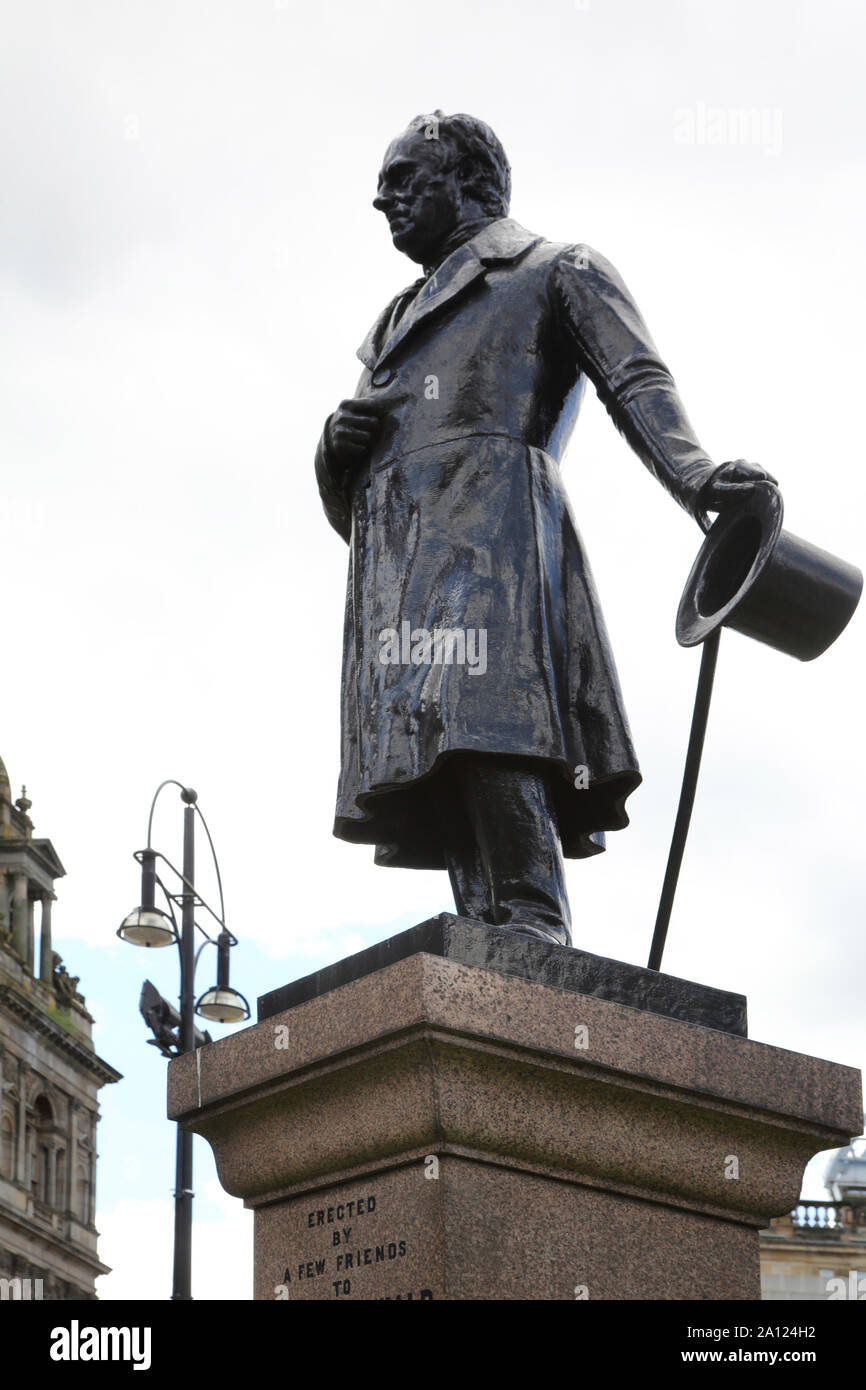 Glasgow Ecosse George Square Statue en bronze de James Oswald 1779 - 1852 Première Glasgow au parlement MP réformé en 1831 Banque D'Images