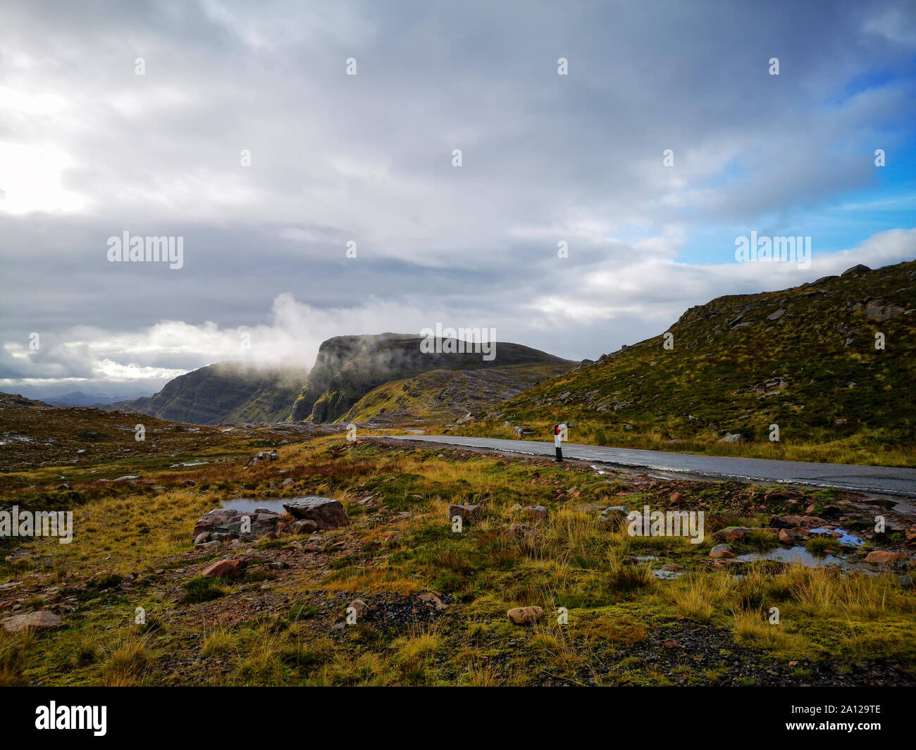 Le Bealach na Ba le col de montagne près de Flémalle sur la côte nord de l'itinéraire en voiture 500 dans les montagnes de l'Ecosse Banque D'Images