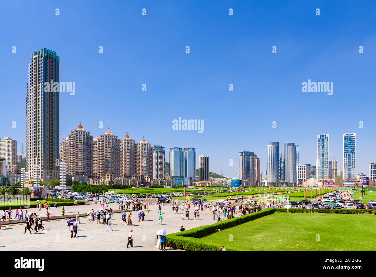 Dalian, Chine - 27 août 2016 : Vue de la ville de Dalian et les gratte-ciel modernes. Banque D'Images