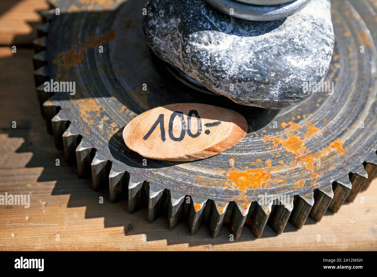Luxembourg, Echternach, Place du marché, 100 euros de prix Souvenirs Steampunk Banque D'Images