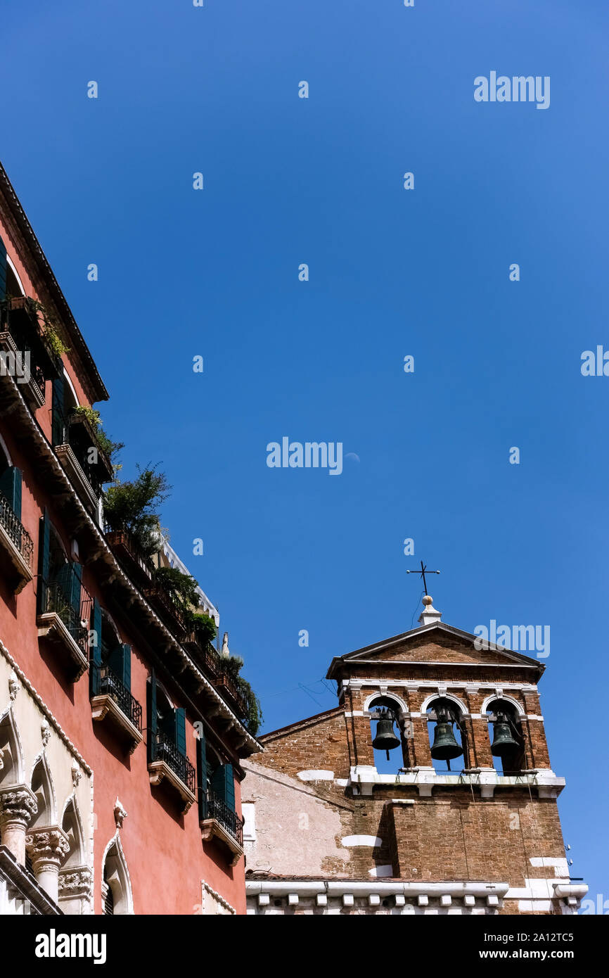 Clocher de Santa Maria del Giglio également connu sous le nom de Santa Maria Zobenigo. Église de Venise. Italie, Europe, UE. Banque D'Images