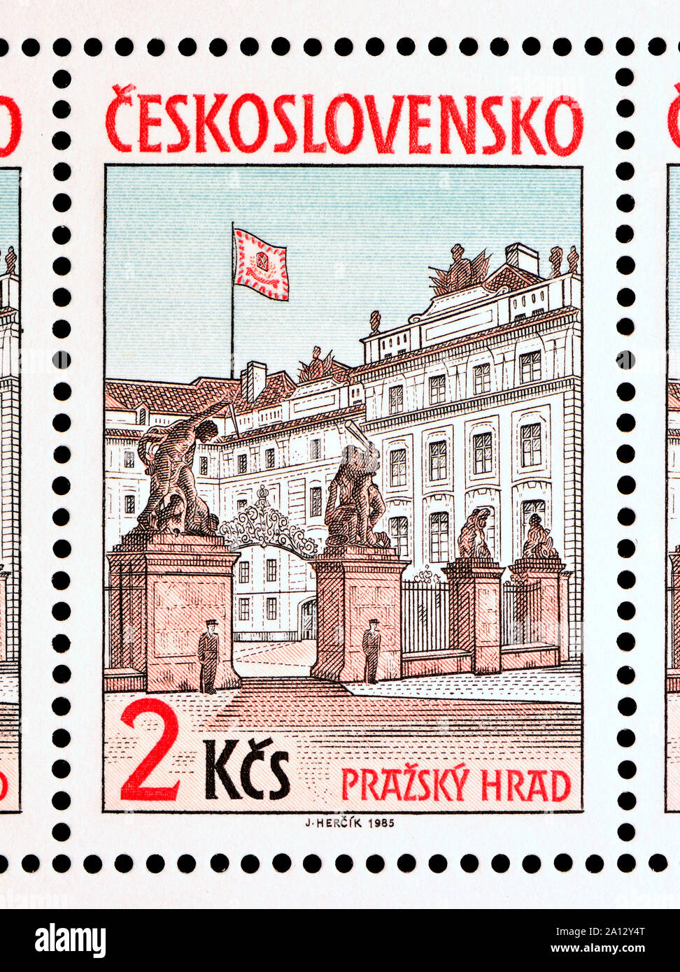 Timbre tchécoslovaque (1985) : Vue sur le château de Prague / Prazsky Hrad. Banque D'Images