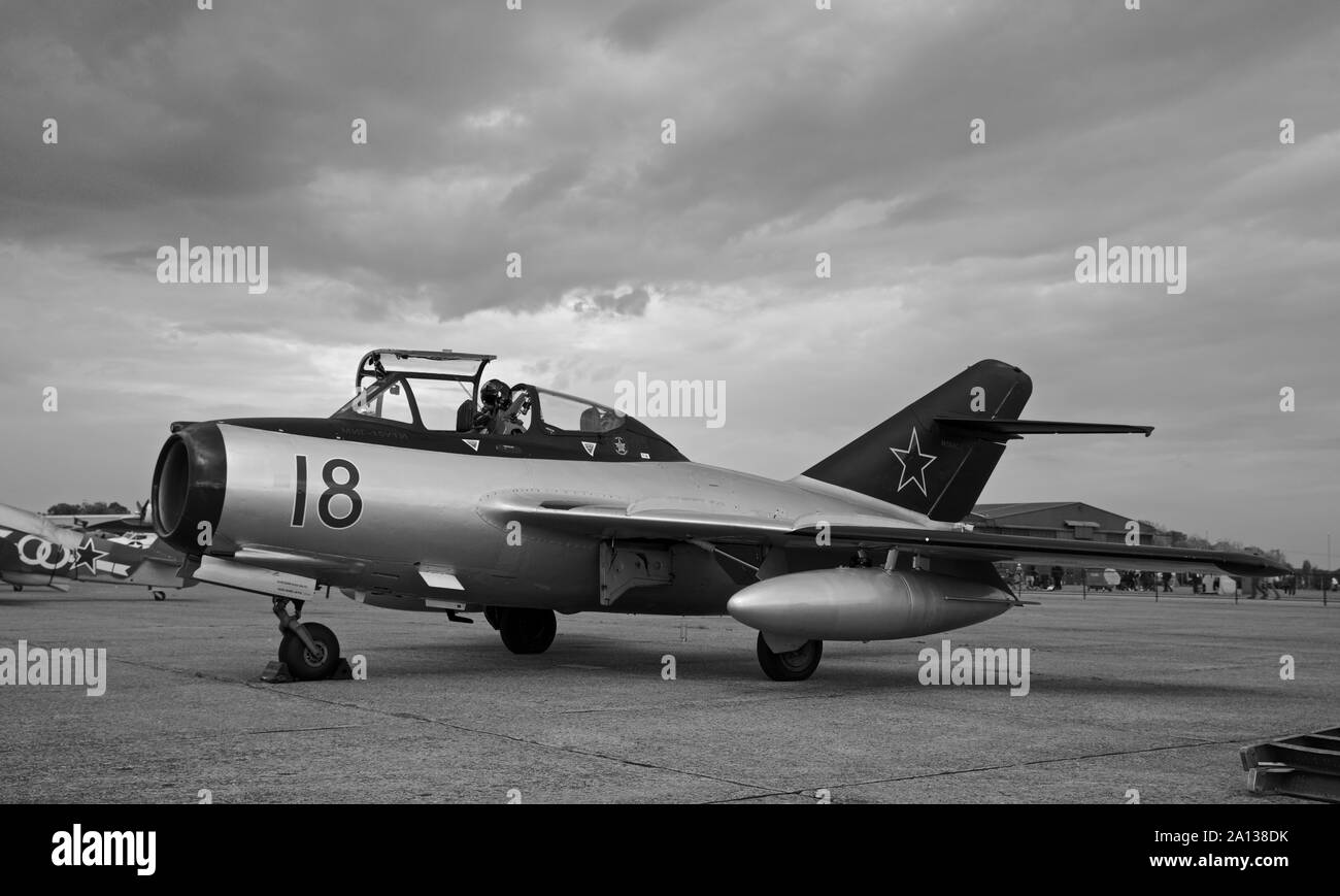 Norwegian Air Force Escadron Historique Mikoyan-Gourevitch MiG-15UTI avec un nouveau schéma de couleurs à la bataille d'Angleterre 2019 Airshow à l'IWM, Duxford Banque D'Images
