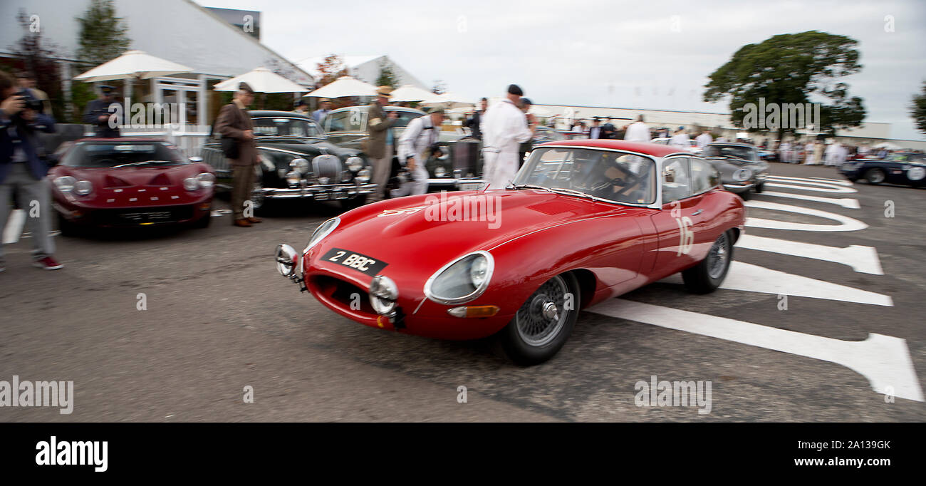 1961 Jaguar E-type FHC conduit par Mark Midgley & Calum Lockie dans la course au Trophée Kinrara Goodwood Revival 13 Sept 2019 à Chichester, Angleterre. Banque D'Images