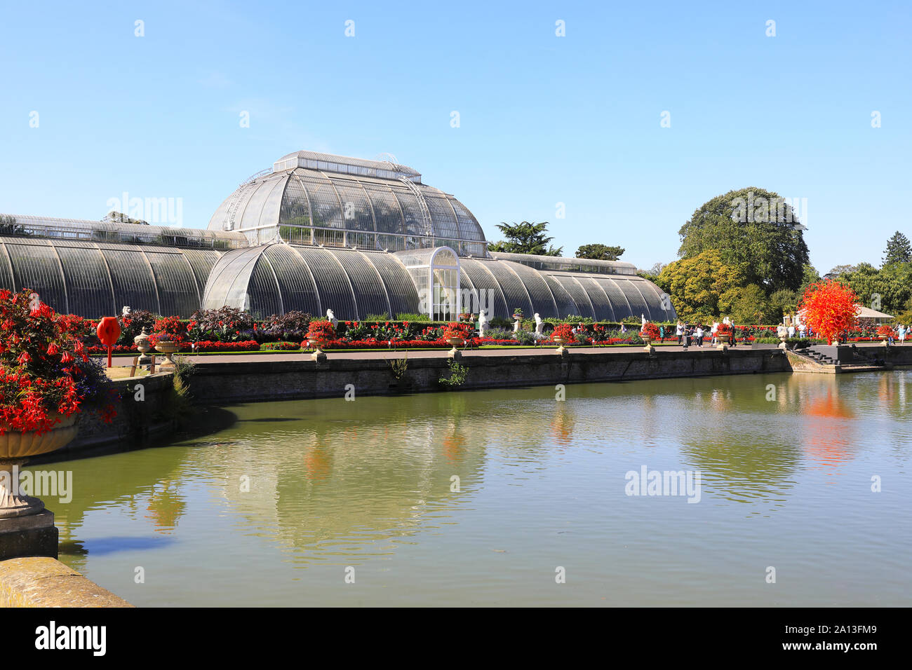 Automne 2019 - Exposition d'art par l'artiste verrier, Chihuly - Réflexions sur la nature - à Kew Gardens, London, UK dans SW Banque D'Images