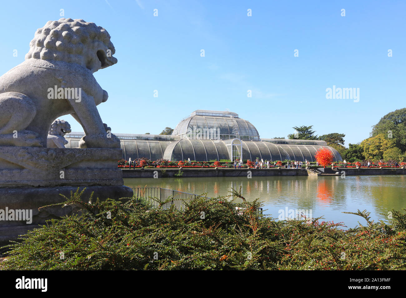 Automne 2019 - Exposition d'art par l'artiste verrier, Chihuly - Réflexions sur la nature - à Kew Gardens, London, UK dans SW Banque D'Images