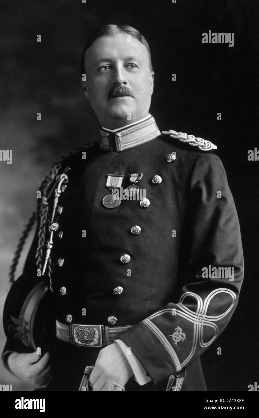 Vintage portrait du Capitaine Archibald Butt dans son uniforme militaire. Banque D'Images