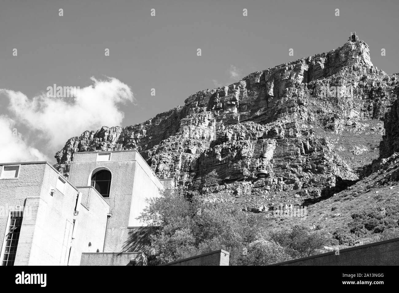 Une vue sur la Montagne de la table du bas de la station de téléphérique à Cape Town, Afrique du Sud. Banque D'Images