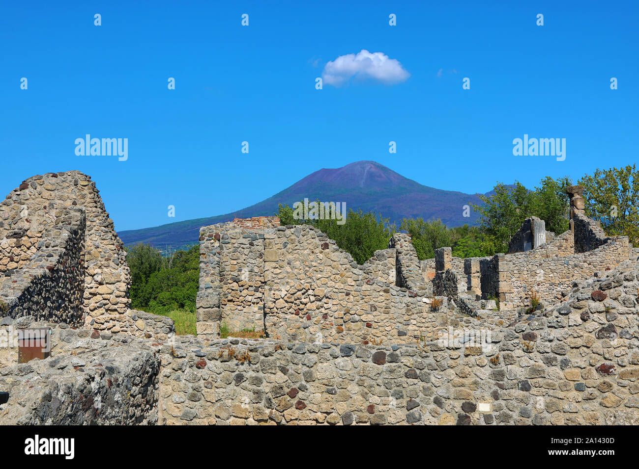 Ruines de l'ancienne ville romaine de Pompéi et le Vésuve, Italie Banque D'Images