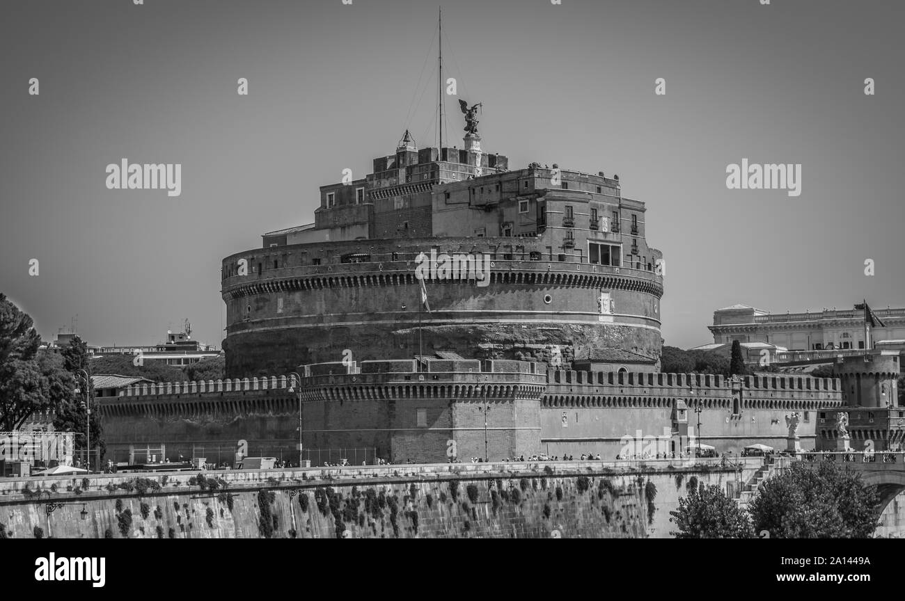 Image en noir et blanc du château Saint-Ange à Rome, Italie Banque D'Images