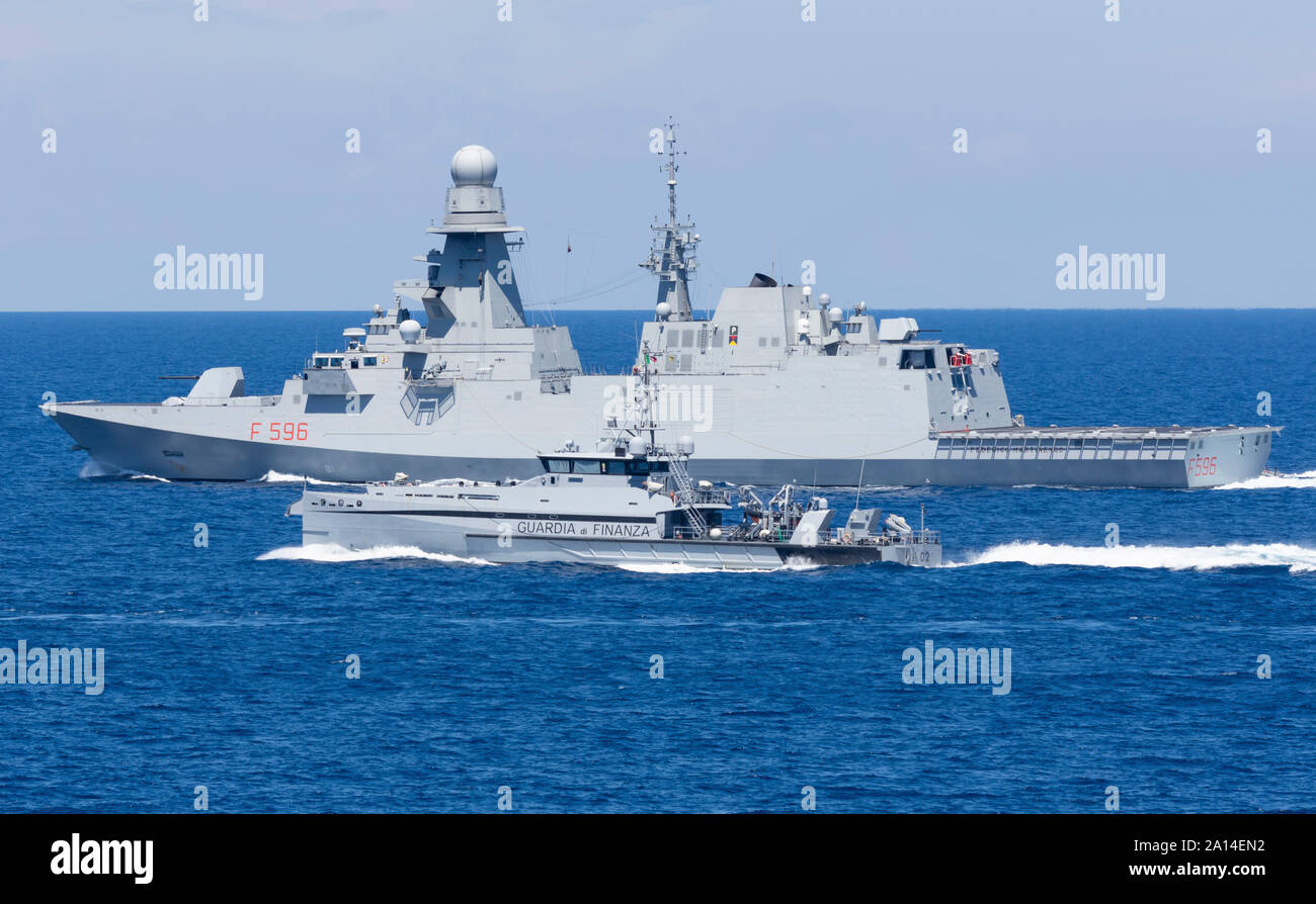 Italian patrol boat guardia finanza Banque de photographies et d’images ...