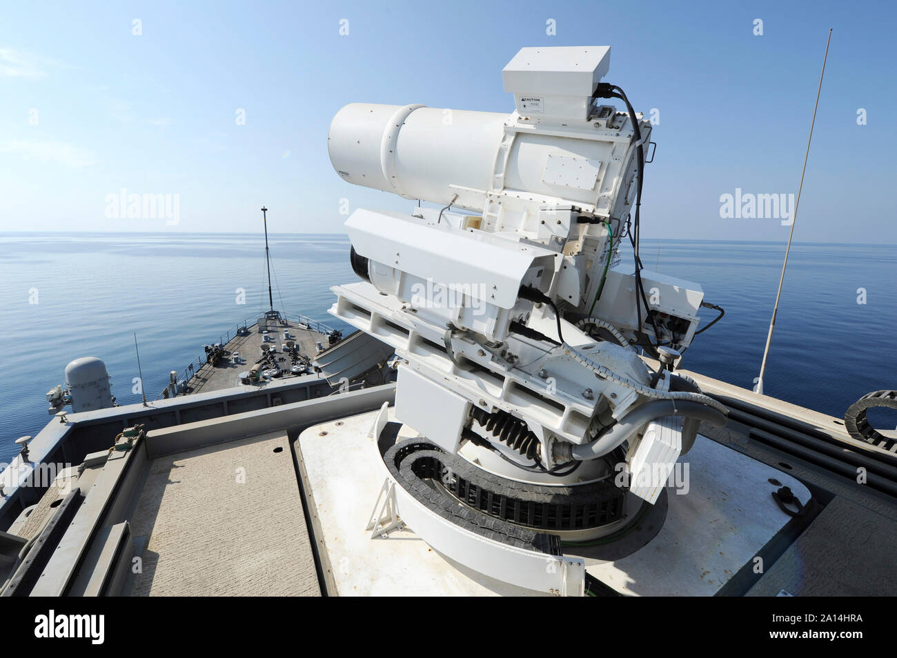 Un test de démonstration du système d'arme laser à bord de l'USS Ponce. Banque D'Images