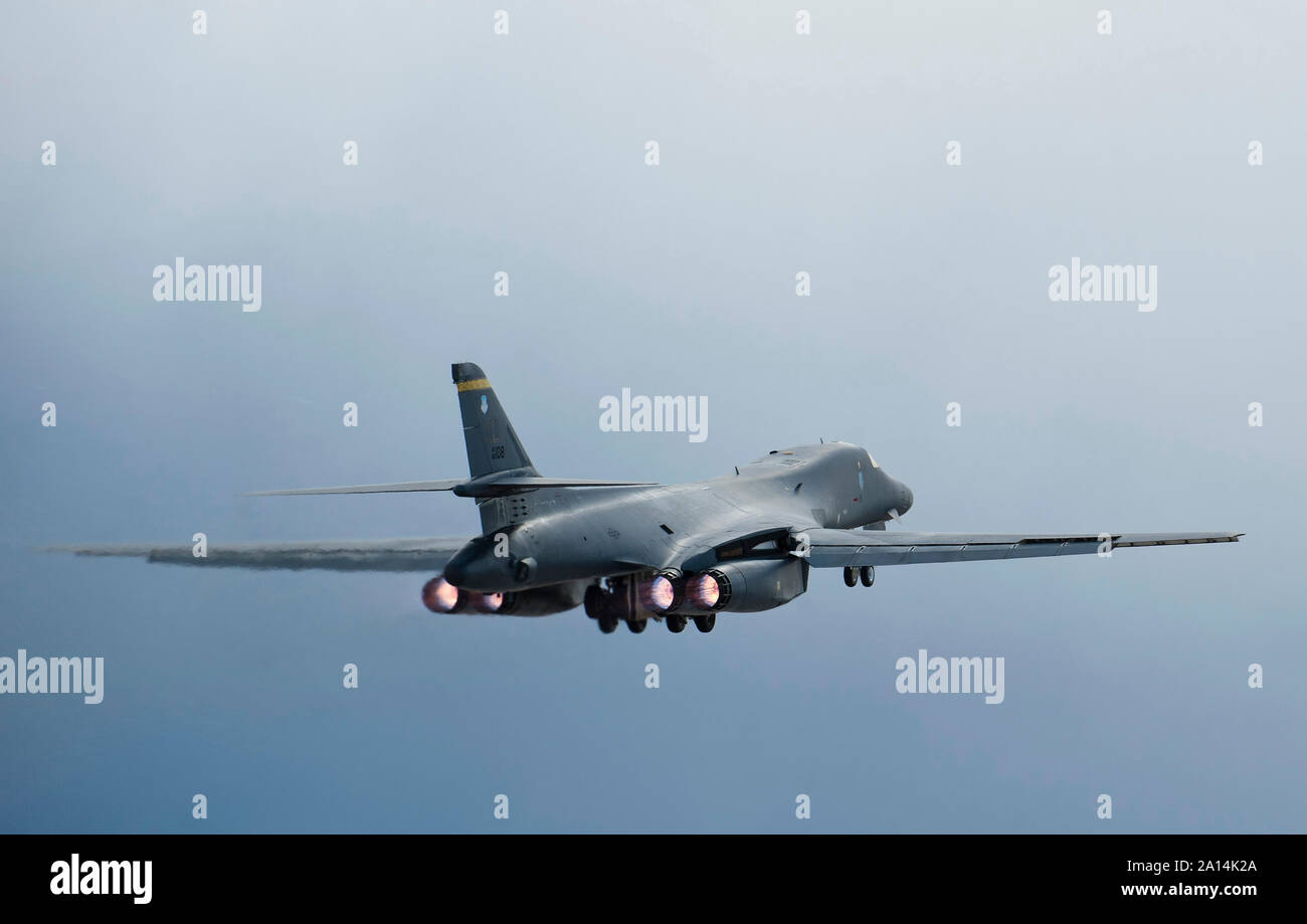 Un B-1B Lancer de décoller. Banque D'Images