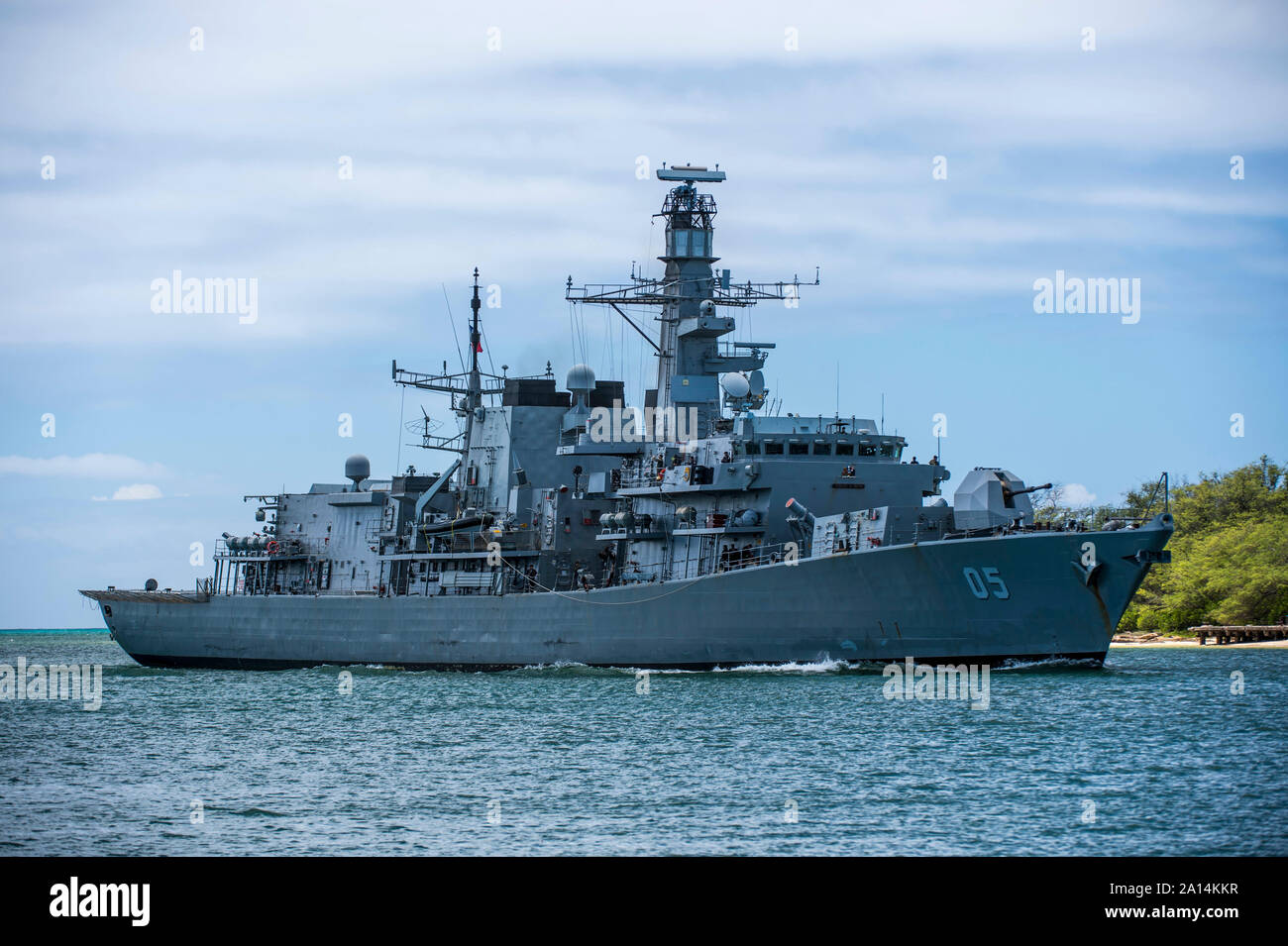 La frégate de la Marine chilienne CNS Almirante Cochrane à Pearl Harbor, Hawaii. Banque D'Images