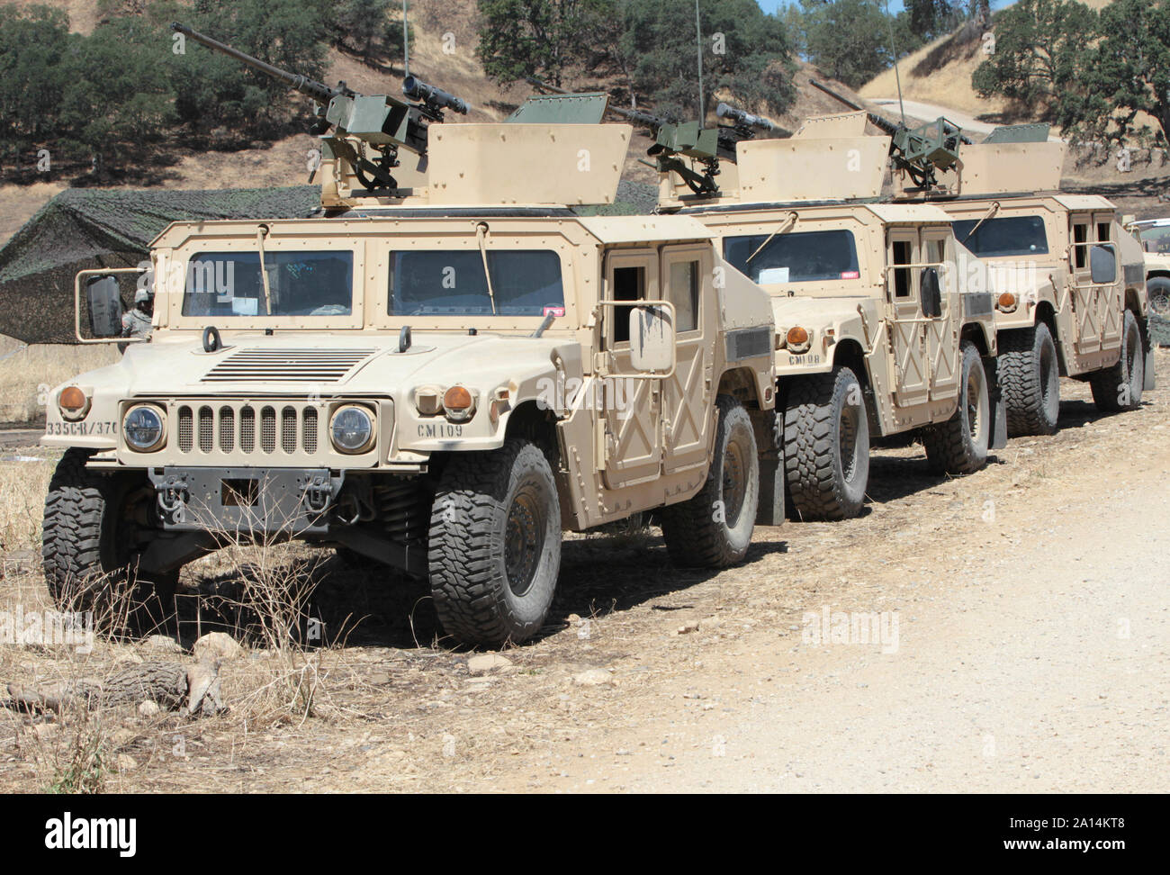 Convoi de Humvees à Fort Hunter Liggett, en Californie. Banque D'Images