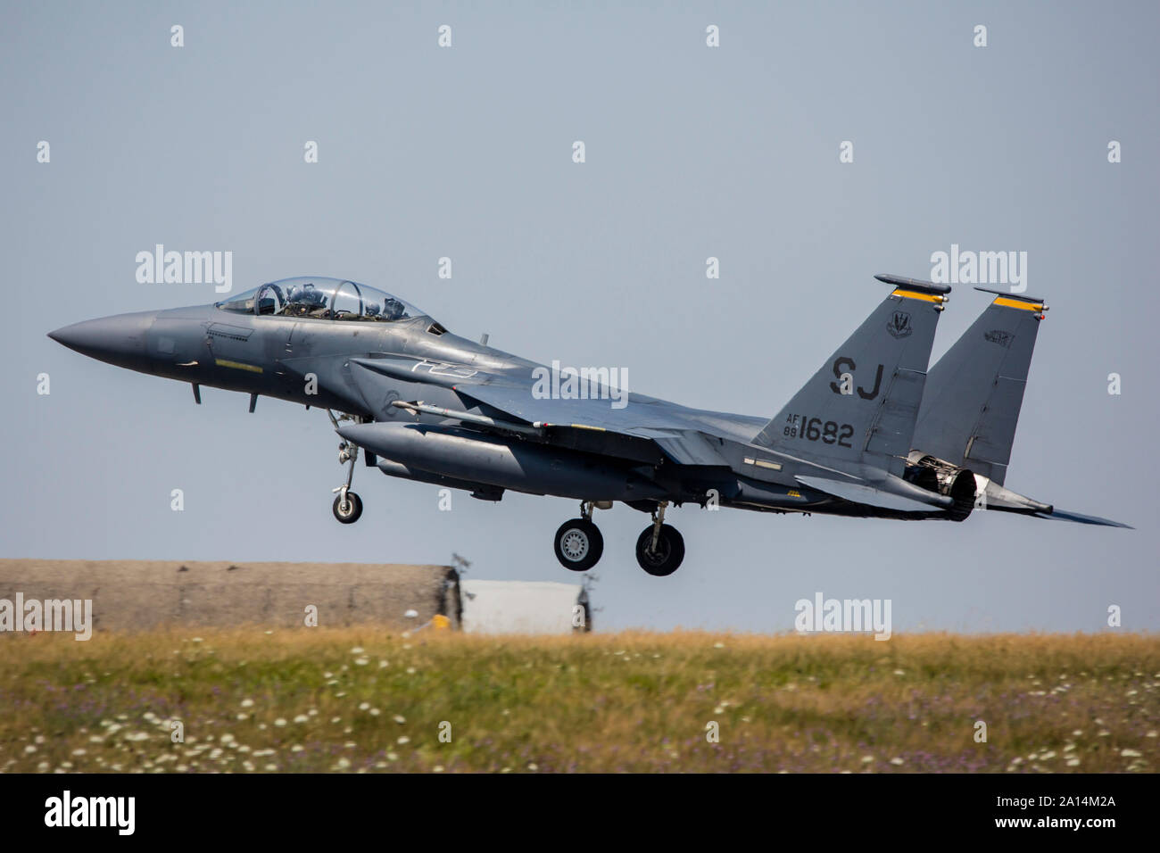 Un F-15E de la 4e Escadre de chasse se prépare pour l'atterrissage. Banque D'Images