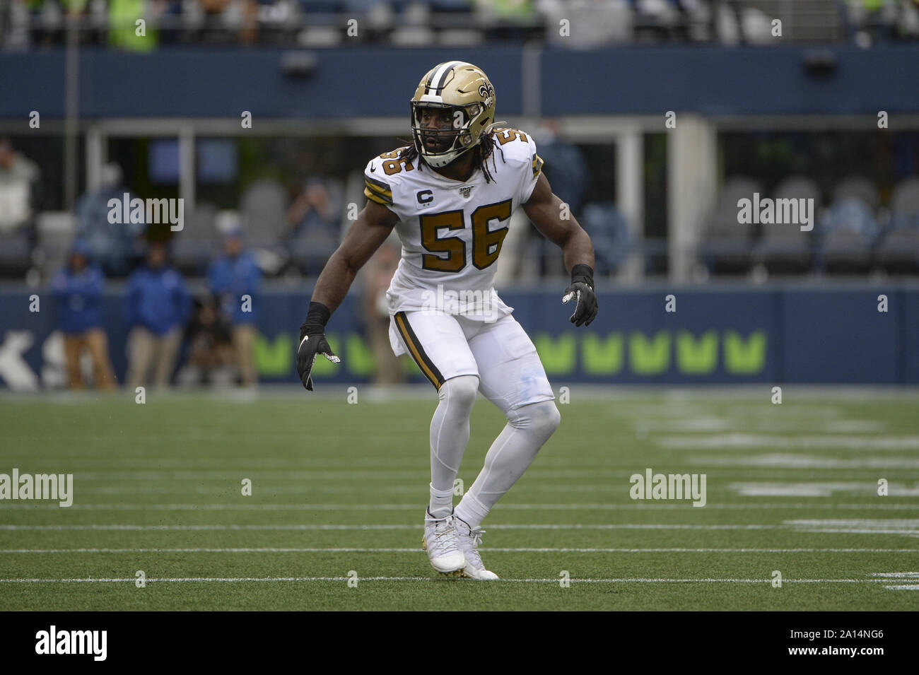 Seattle, WA, USA. 22 Sep, 2019. SEATTLE, WA - SEPTEMBRE 22:New Orleans Saints en dehors de secondeur Marchand Davis (56) se déplace lorsque le jeu démarre pendant un match de football entre les NFL New Orleans Saints et les Seahawks de Seattle le 22 septembre 2019 à Century Link Stadium à Seattle, WA Crédit : Jeff Halstead/ZUMA/Alamy Fil Live News Banque D'Images