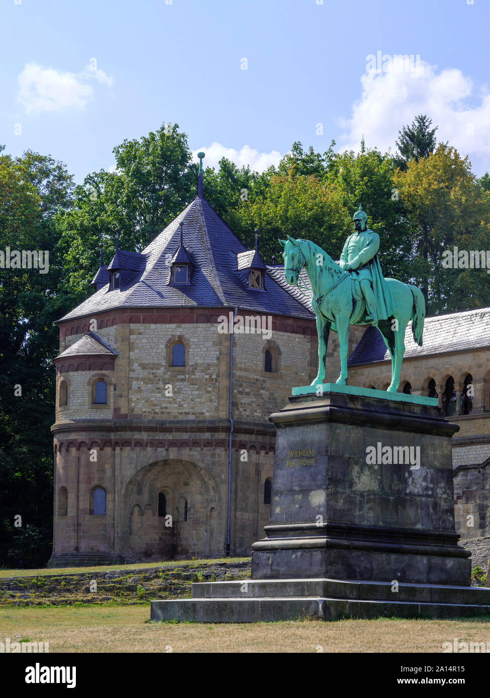 Statue de bronze et chapelle. Saint-ulrich, Kaiserpfalz 11.c. , Goslar, Basse-Saxe, Allemagne, Europe, Site du patrimoine mondial de l'UNESCO, Banque D'Images