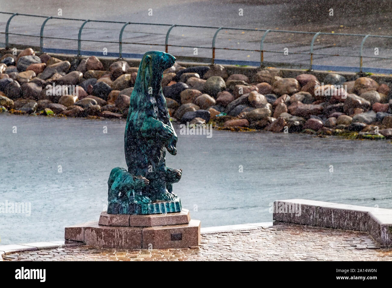 L'ours polaire et louveteaux statue, Langelinie Pier, Copenhague, Danemark Banque D'Images