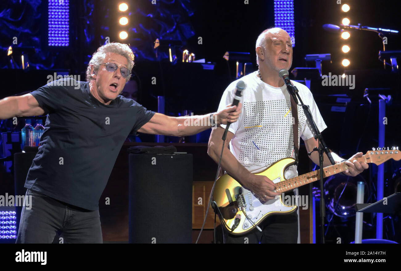 Tampa, États-Unis. 22 Sep, 2019. 22 septembre 2019 - Tampa, Florida, United States - Roger Daltrey (à gauche) et Pete Townshend du groupe de rock anglais La qui effectuent à l'Amalie Arena sur la deuxième étape de leur déménagement sur ! Tour le 22 septembre 2019 à Tampa, en Floride. Crédit : Paul Hennessy/Alamy Live News Banque D'Images