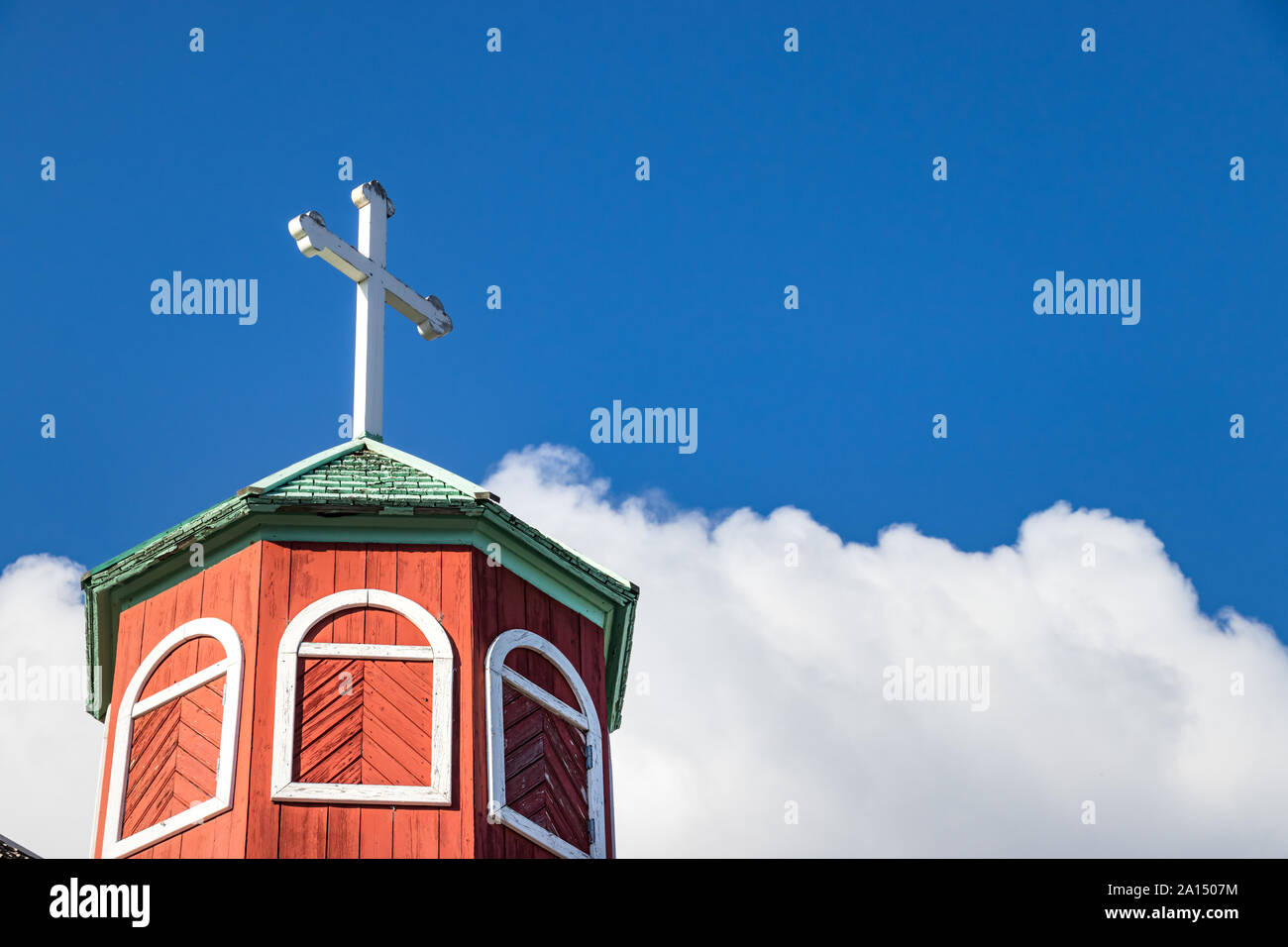 Le pavillon hexagonal avec une croix de l'Frelserens Kirke aussi connu comme l'église de Notre Sauveur. Qaqortoq - Julianehab, Groenland Banque D'Images
