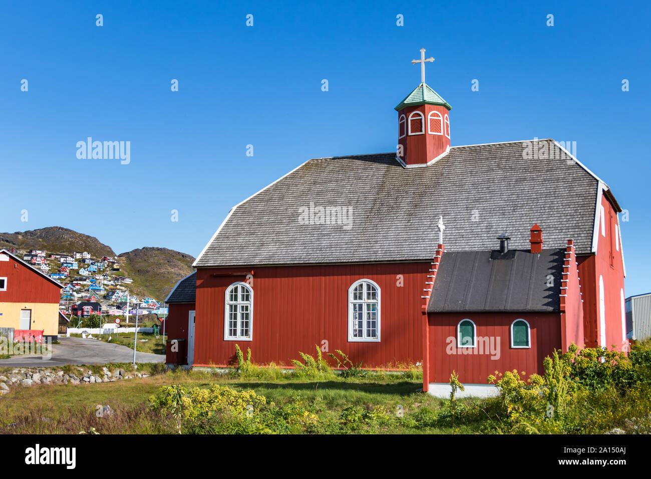 Le Frelserens Kirke église construite en 1832, également connu sous le nom de notre Sauveur. Qaqortoq - Julianehab, au Groenland. Banque D'Images