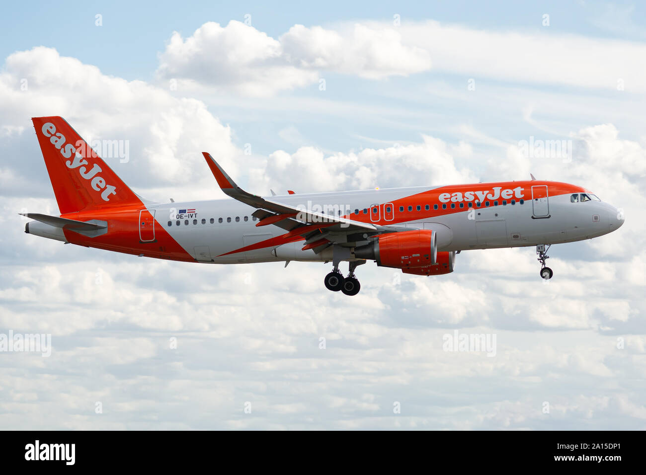 OE-IVT, 23 septembre 2019, l'Airbus A320-214-7632 atterrissage à l'aéroport Paris Roissy Charles de Gaulle à la fin de vol easyJet U23826 de Copenhague. Banque D'Images