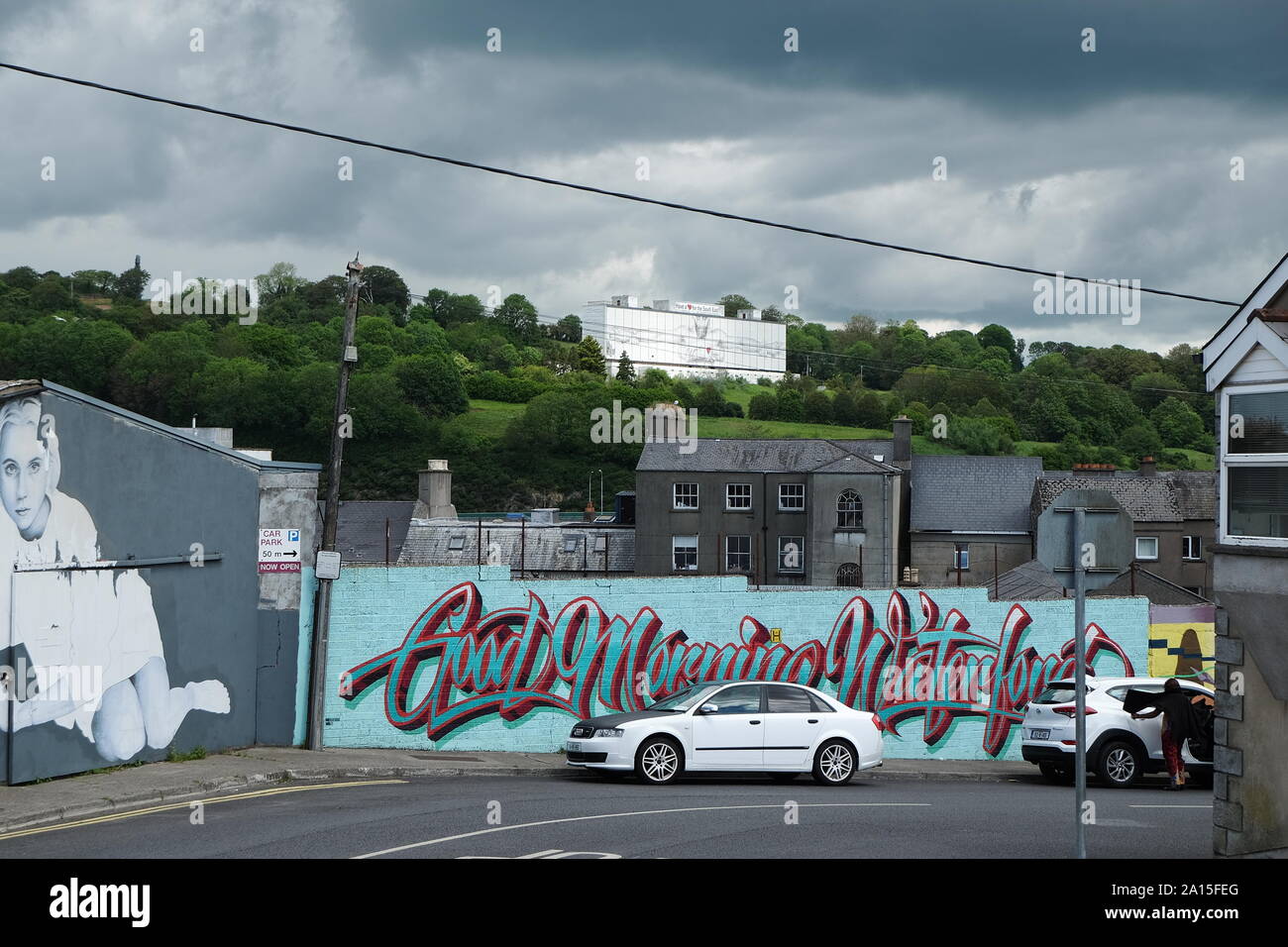 Street art sur les murs de la ville de Waterford Irlande Banque D'Images