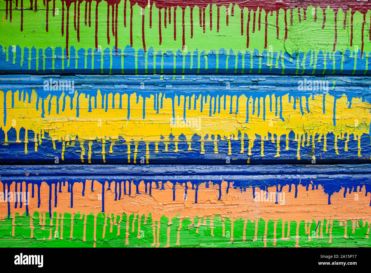 Fond en bois coloré de la surface fissurée de déroulage. Abstract pattern dans un style rustique. Peinture Dripping Banque D'Images