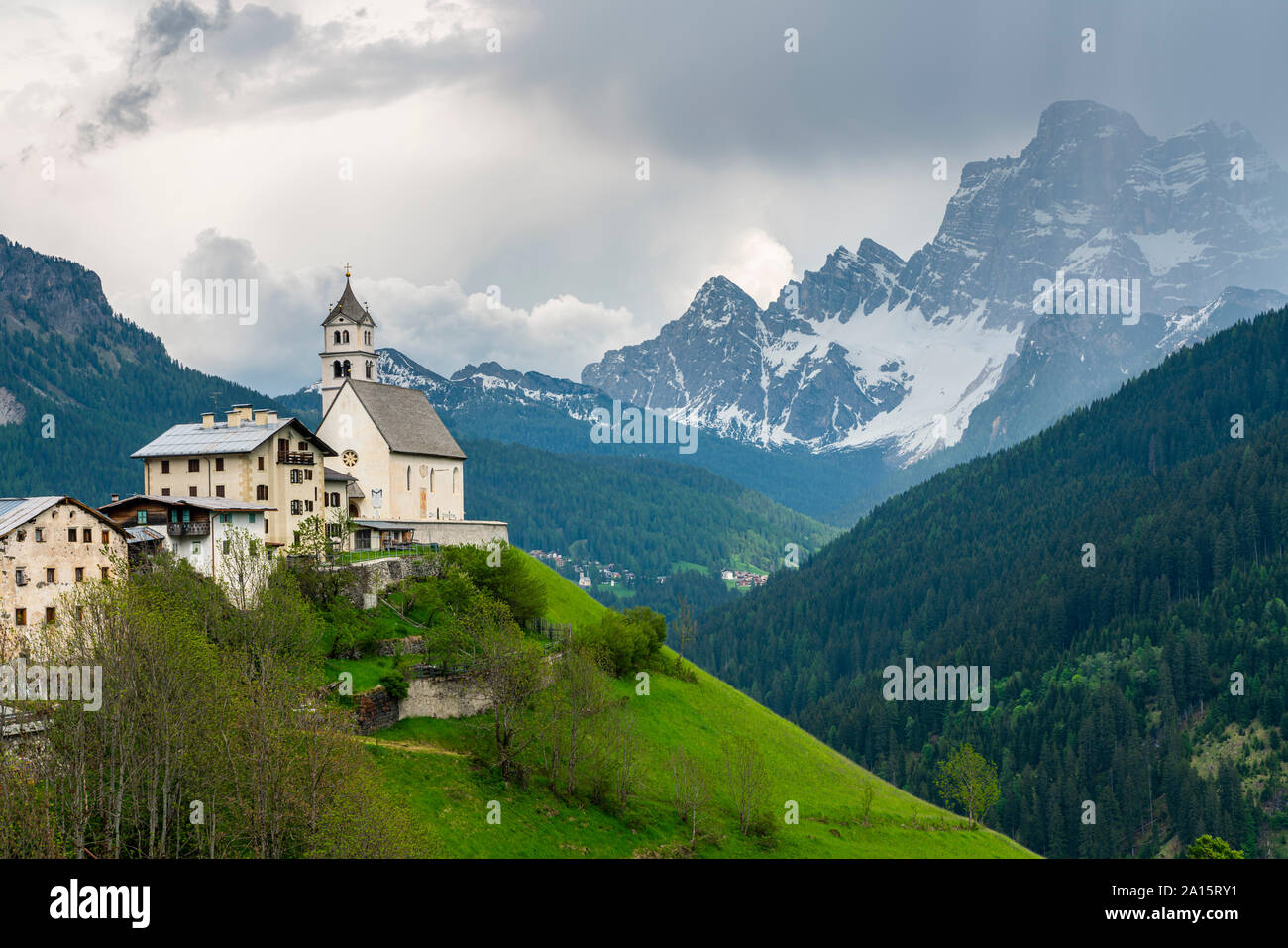Église de Santa Lucia, Dolomites, province de Belluno, Italie Banque D'Images